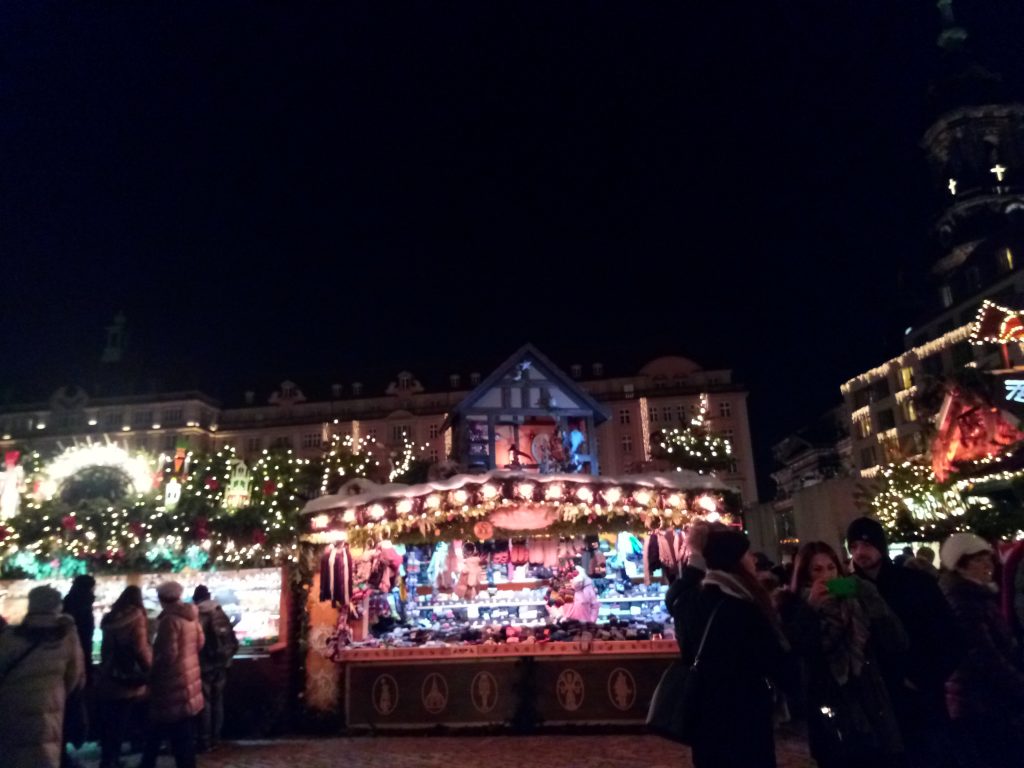 Suflet de basm în inima Drezdei, Striezelmarkt sau Piața de Crăciun
