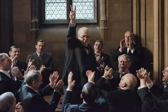 4106_D013_00374_CROP (ctr) Gary Oldman stars as Winston Churchill in director Joe Wright's DARKEST HOUR, a Focus Features release. Credit: Jack English / Focus Features