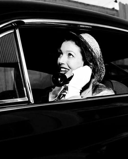 telefon mobil Loretta Young