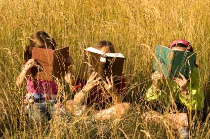 Kids reading