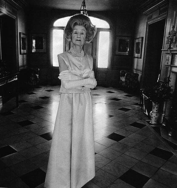 Arbus, Diane (1923-1971) - 1965 Mrs. T. Charlton Henry, Fashion Luminary, in her Chestnut Hill Home in Philadelphia, Harper's Bazaar