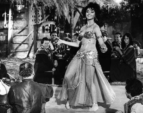 lisa-guiraut-belly-dancer-russia-love-1963