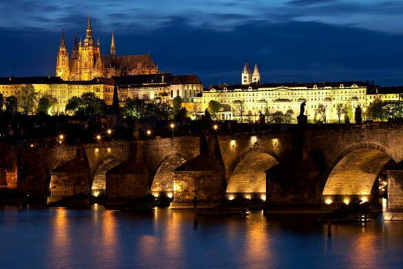 Charles_bridge_Prague_-_tunliweb.no