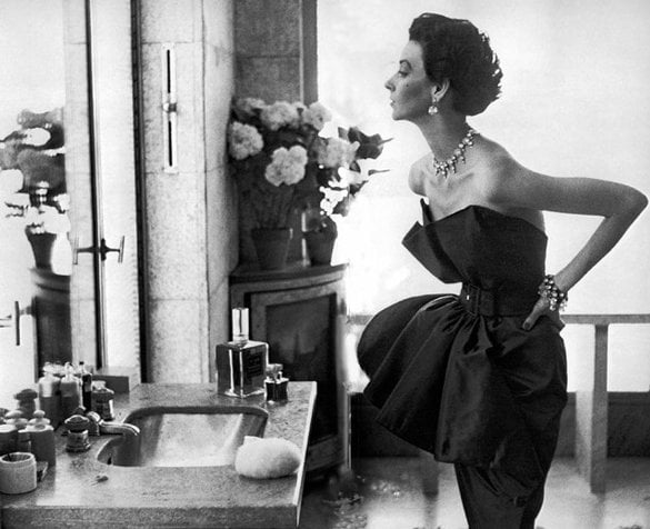 woman in the mirror