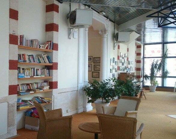 bibliotecă hotel 3