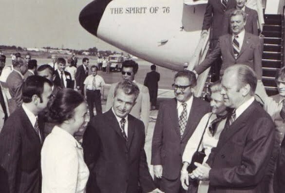 1975_Vizita_presedintelui_american_Gerald_Ford_in_Romania._Sosirea_pe_aeroportul_Otopeni