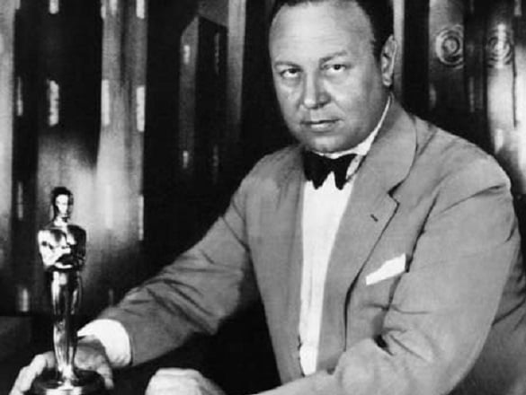 Emil-Jannings-mit-Oscar