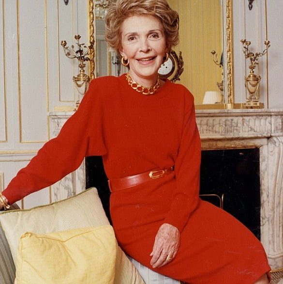 PKT4186-304654 RONALD REAGAN  1989 Nancy Reagan at Claridges Hotel in London.