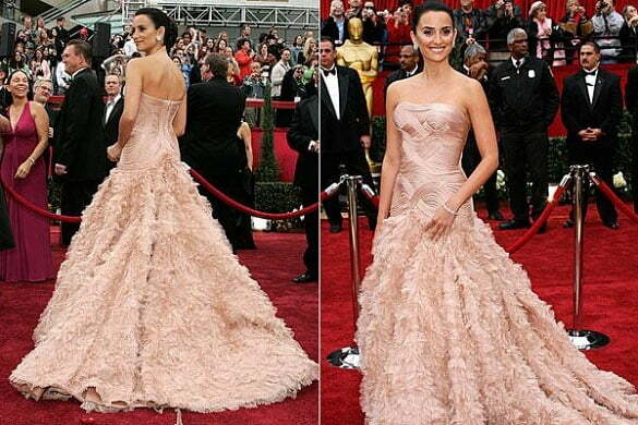 Penelope Cruz - pink strapless feathered Versace dress, Oscars (2007).