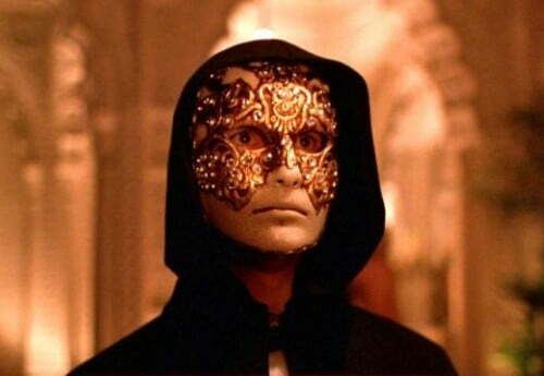 Eyes wide shut
