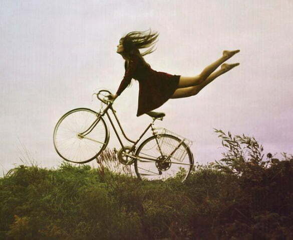 femeie bicicleta