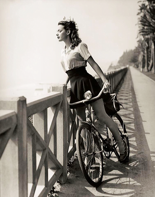 femeie bicicleta