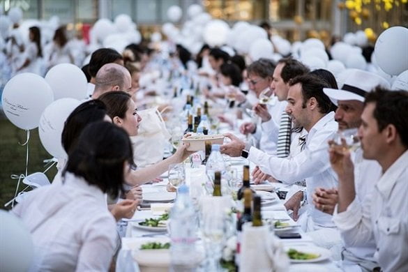 Diner-en-Blanc-2017-Seoul-photo-Candydeshot-20170527-DEB-543-FINAL_600x400