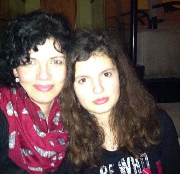 Mihaela Roșca, cu fiica. Băieții sunt mari, nu mai stau la fotografiat.