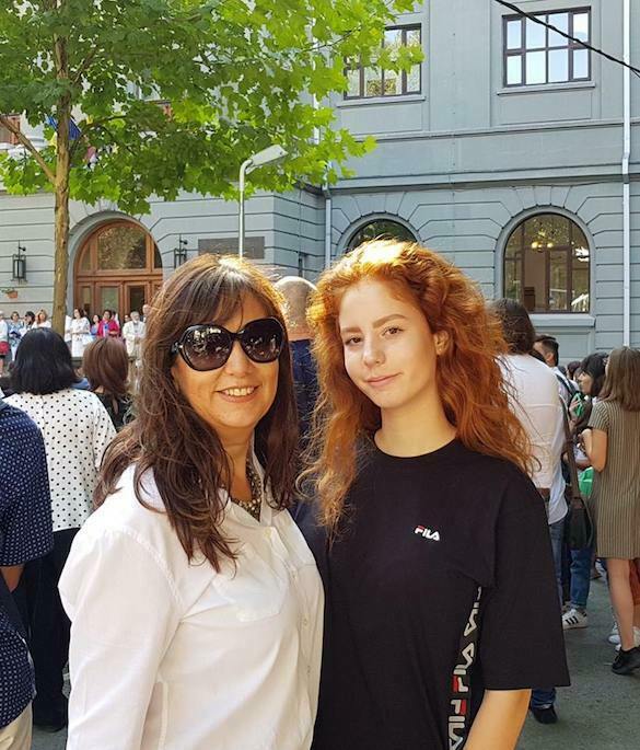 sanda almășan 55 și fiica Maria, 16 ani