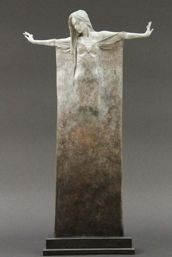 femeie statuie