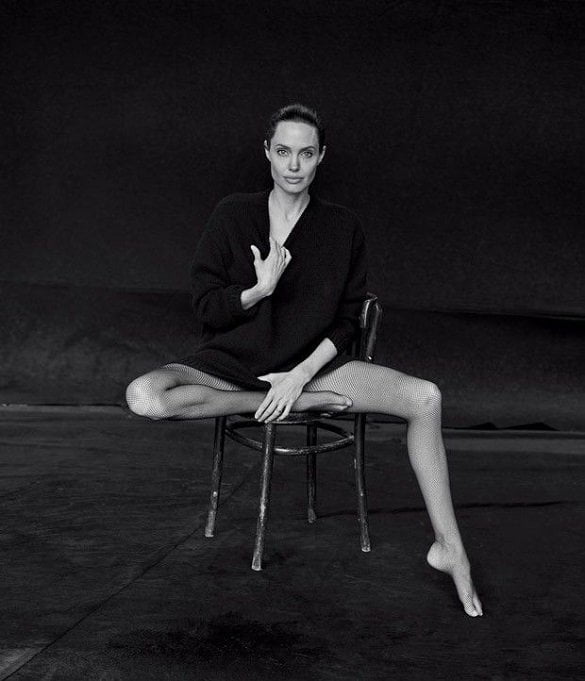 angelina jolie femeie