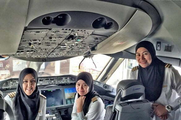 Female pilots Catchy