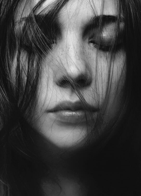 femeie portret suferinta durere iubire