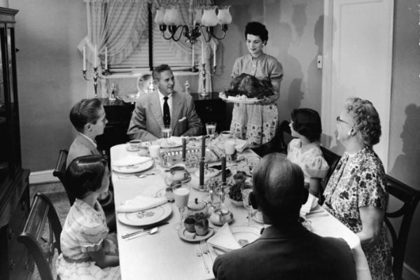 27-thanksgiving-dinner-vintage.w710.h473