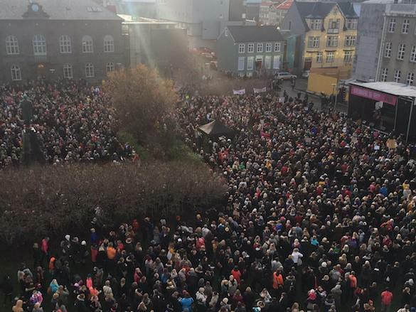 women-iceland-protest-twitter