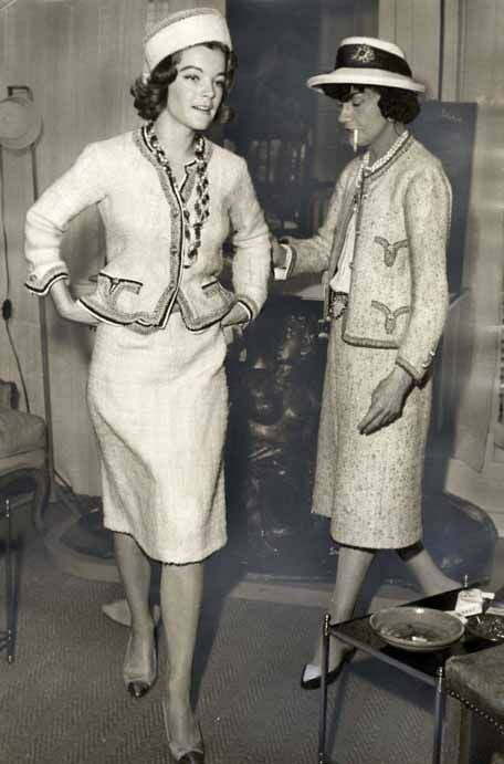 Beige, Bej. Coco Chanel et Romy Schneider - 1971