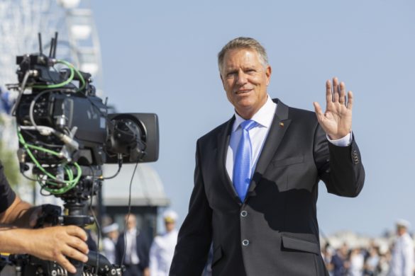 Iohannis Inquam Photos / Costin Dinca